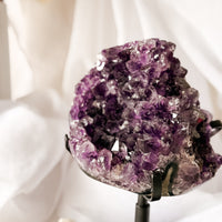 statement amethyst on stand